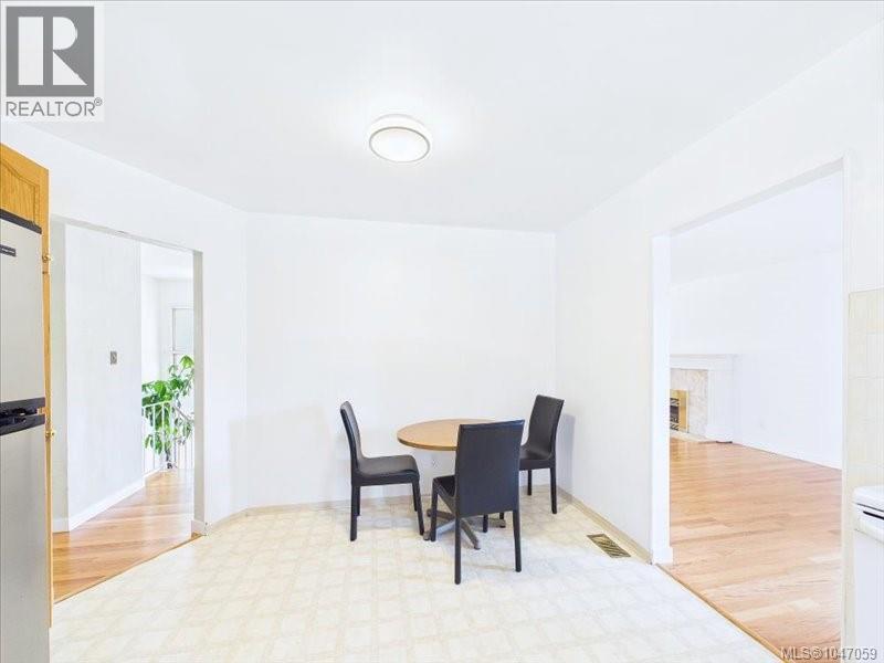 3512 Henderson Rd, Oak Bay, British Columbia  V8P 5B1 - Photo 14 - 1047059