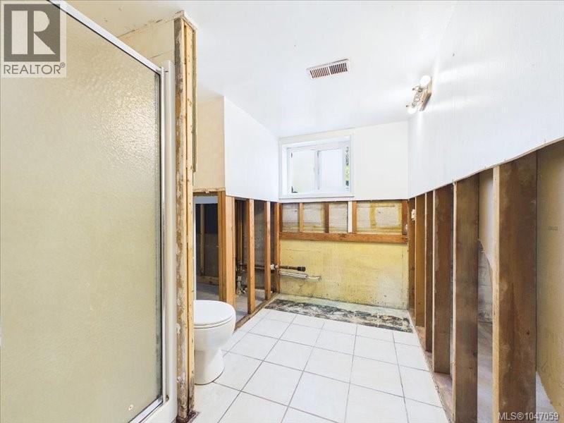 3512 Henderson Rd, Oak Bay, British Columbia  V8P 5B1 - Photo 36 - 1047059
