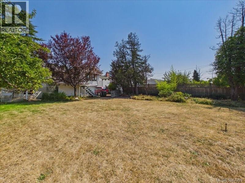 3512 Henderson Rd, Oak Bay, British Columbia  V8P 5B1 - Photo 47 - 1047059