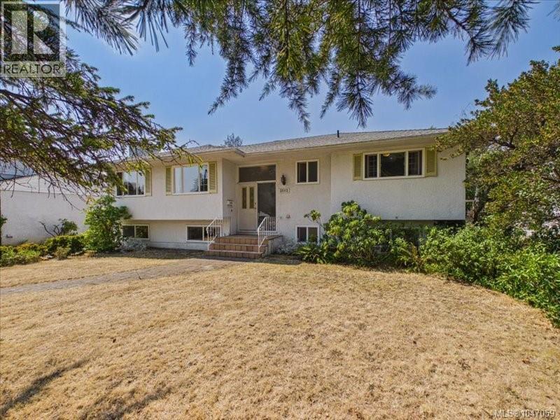 3512 Henderson Rd, Oak Bay, British Columbia  V8P 5B1 - Photo 43 - 1047059