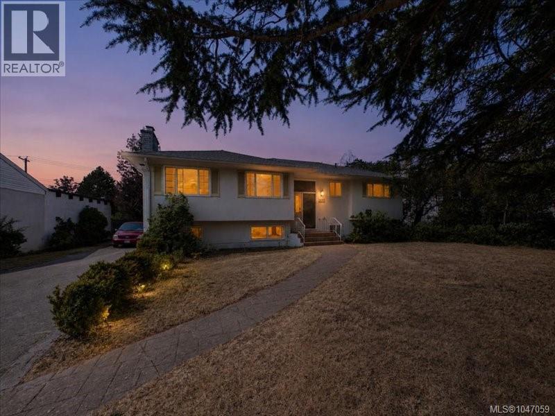 3512 Henderson Rd, Oak Bay, British Columbia