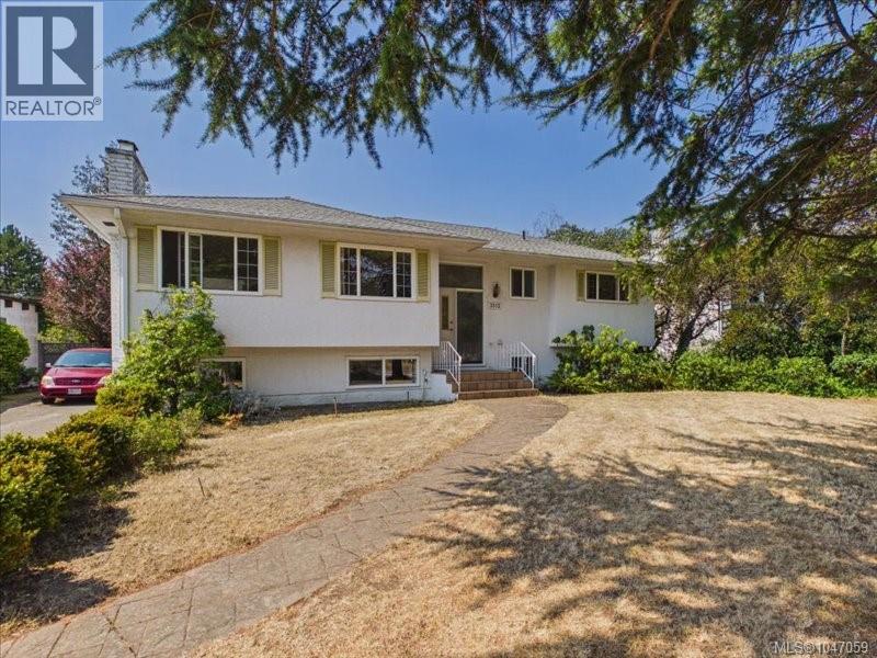 3512 Henderson Rd, Oak Bay, British Columbia  V8P 5B1 - Photo 3 - 1047059