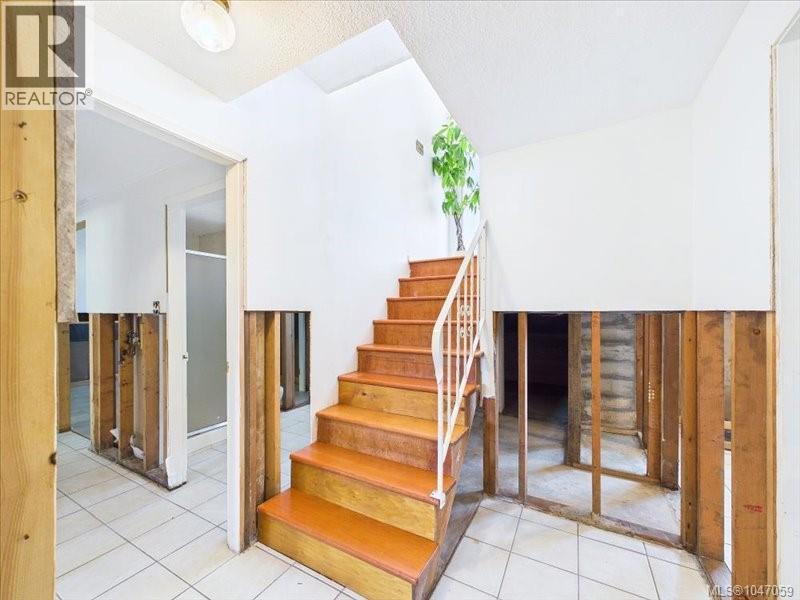 3512 Henderson Rd, Oak Bay, British Columbia  V8P 5B1 - Photo 33 - 1047059