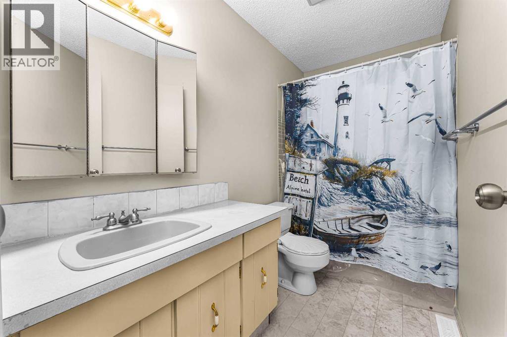 6 Woodland Close, Sylvan Lake, Alberta  T4S 1L9 - Photo 30 - A2327396
