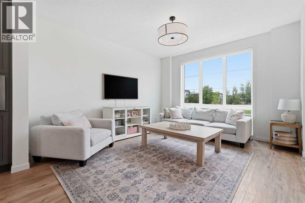 129 Treeline Avenue SW, Calgary, Alberta  T2Y 0S1 - Photo 6 - A2332111