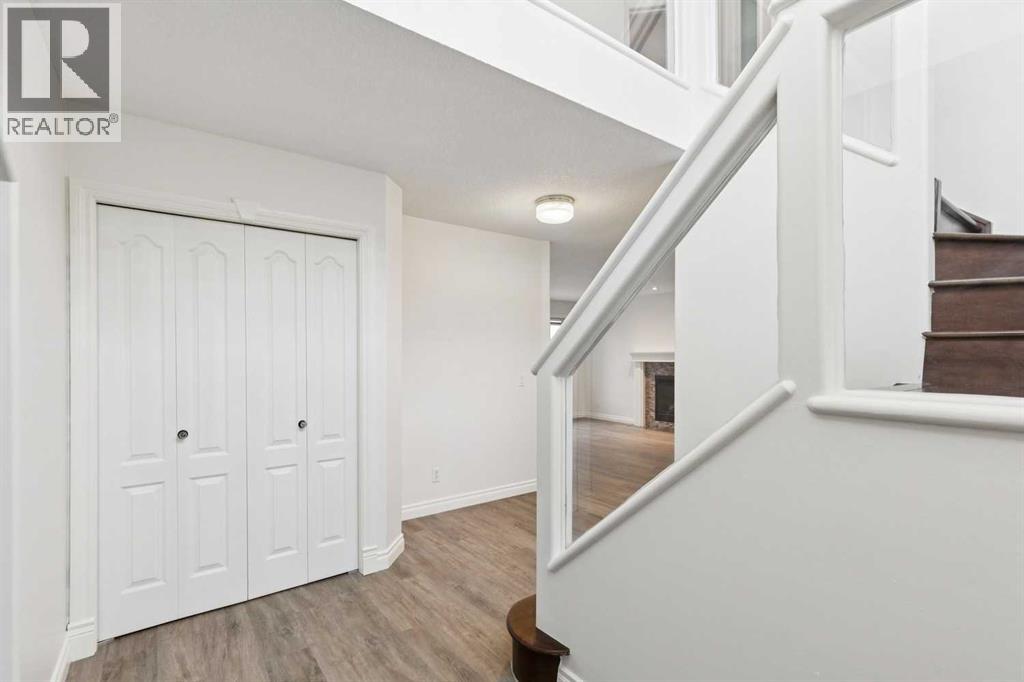 38 Tuscany Hills Crescent NW, Calgary, Alberta  T3L 2A1 - Photo 5 - A2337375