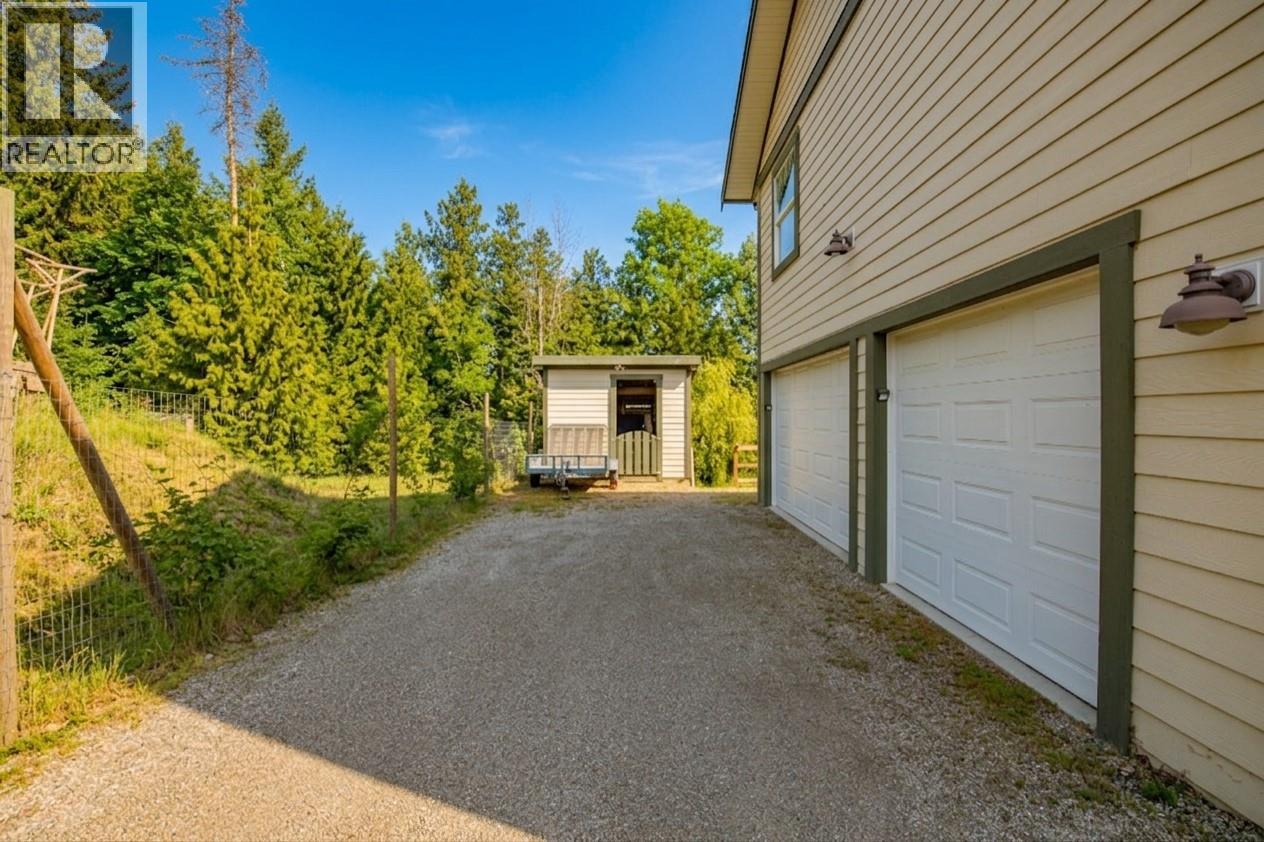 2529 Cedar Ridge Court, Lumby, British Columbia  V0E 2G5 - Photo 63 - 10378816