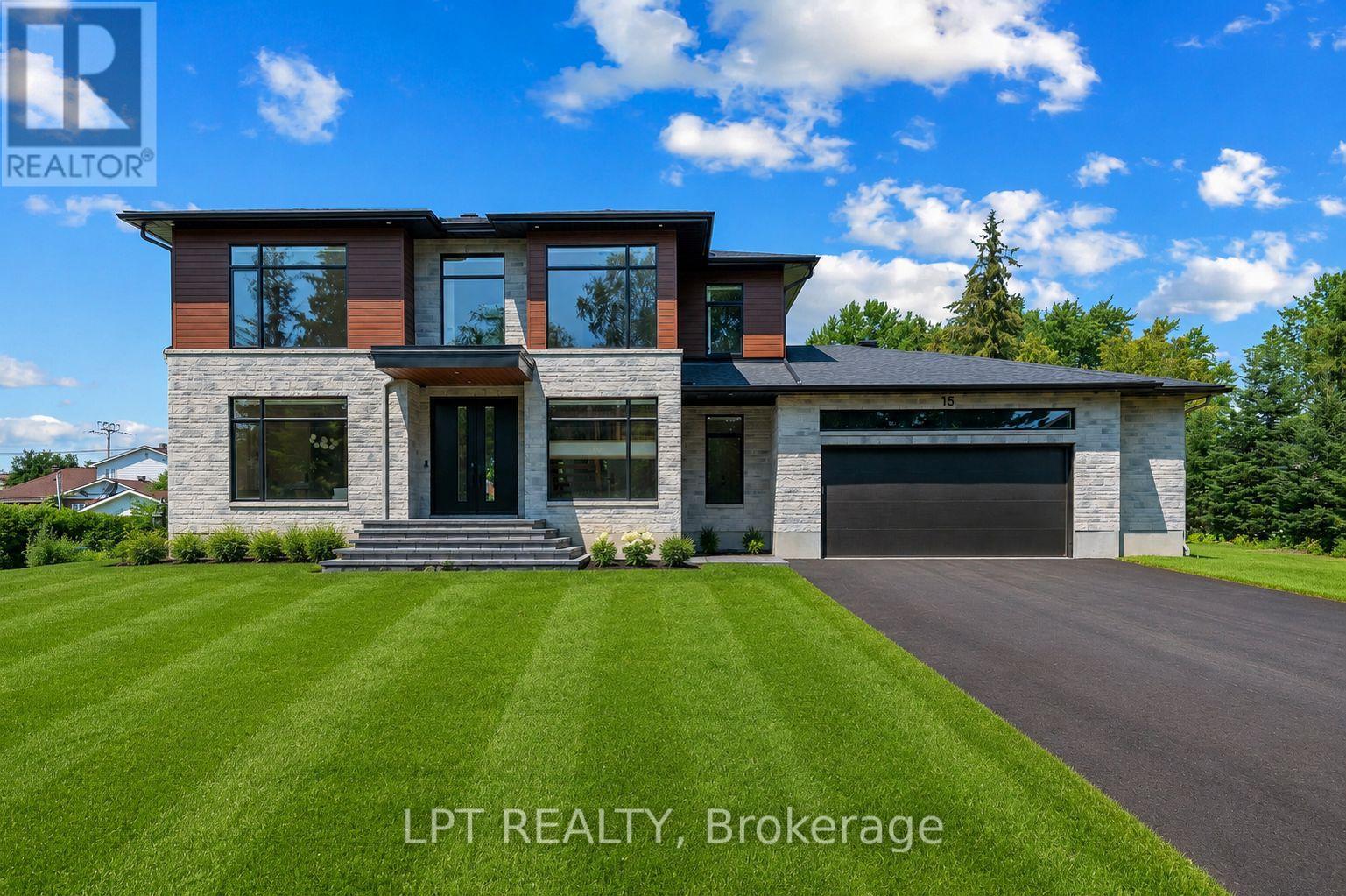 15 BRIGGS AVENUE, ottawa, Ontario