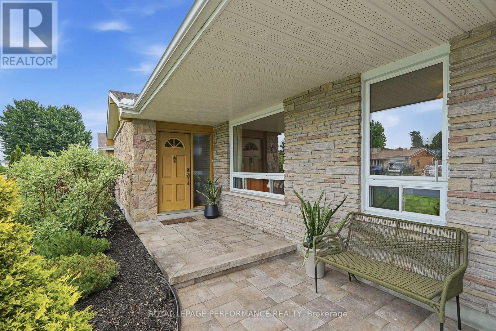 119 Centenaire Street, Russell, Ontario K0A 1W0 - Photo 2 - X13687782