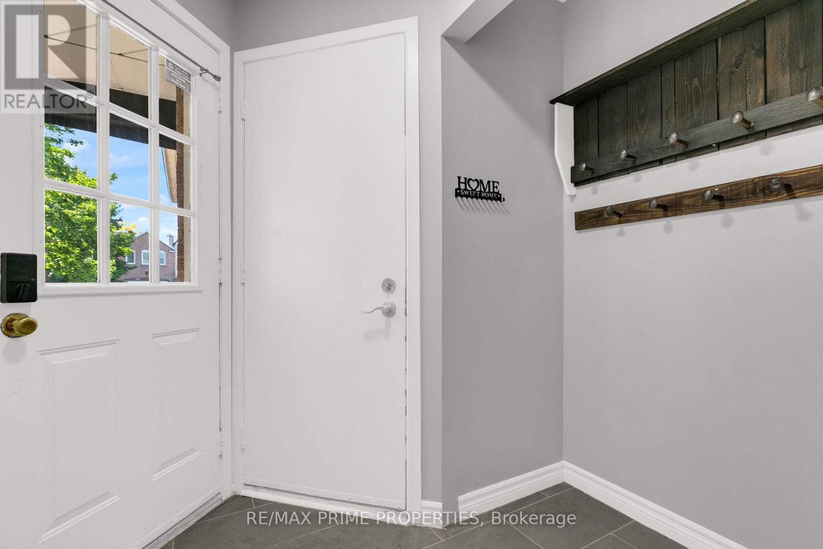 1531 Kamouraska Circle, Ottawa, Ontario  K1C 3J1 - Photo 2 - X13687800