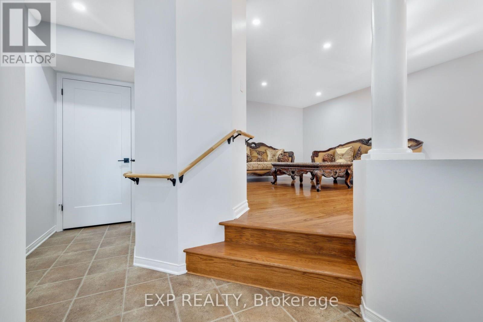 114 Ashmore Drive, Ottawa, Ontario  K2G 7B3 - Photo 4 - X13687864