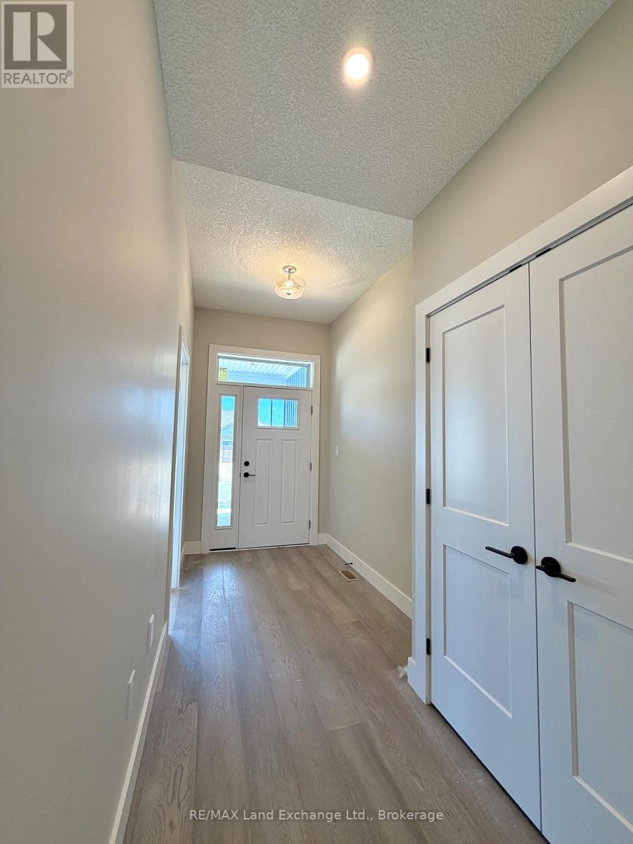 159 Westlinks Drive, Saugeen Shores, Ontario  N0H 2C3 - Photo 4 - X12604940