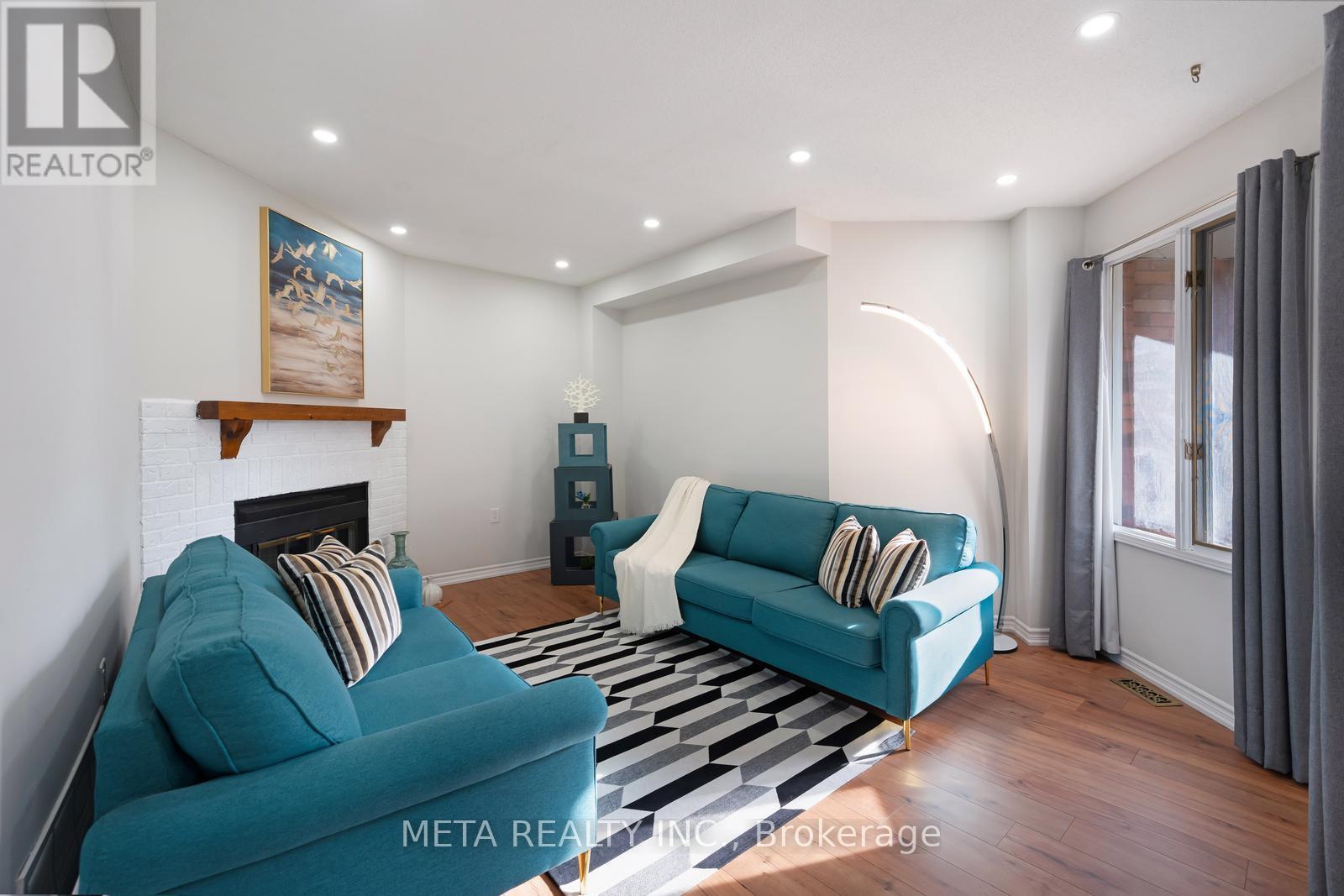 33 Heaver Drive, Whitby, Ontario  L1N 8X2 - Photo 4 - E13687658