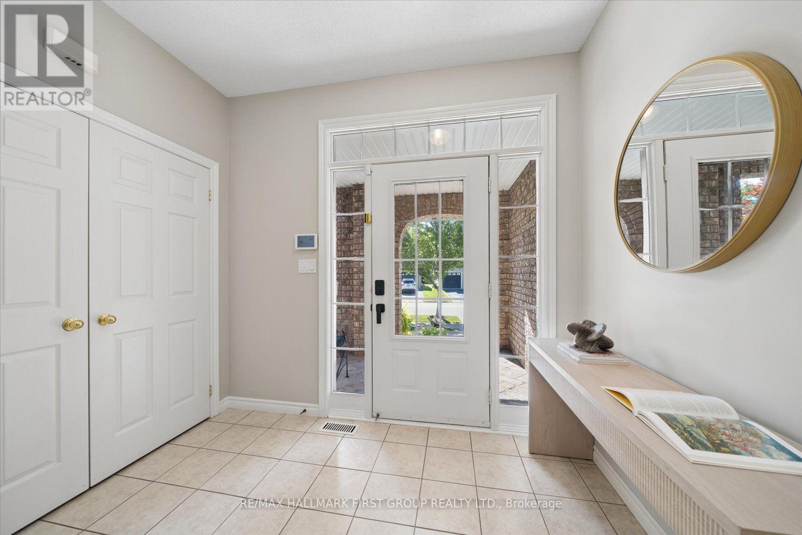 9 Pebblebrook Crescent, Whitby, Ontario  L1R 3P4 - Photo 3 - E13687680