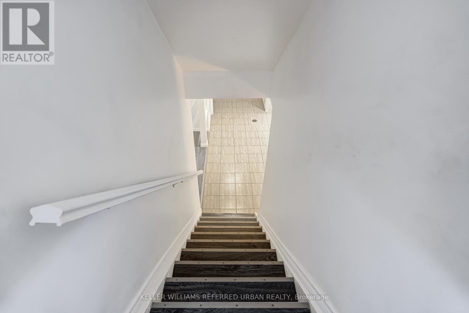 718 Edgewood Road S, Pickering, Ontario  L1V 2Z6 - Photo 3 - E13687734