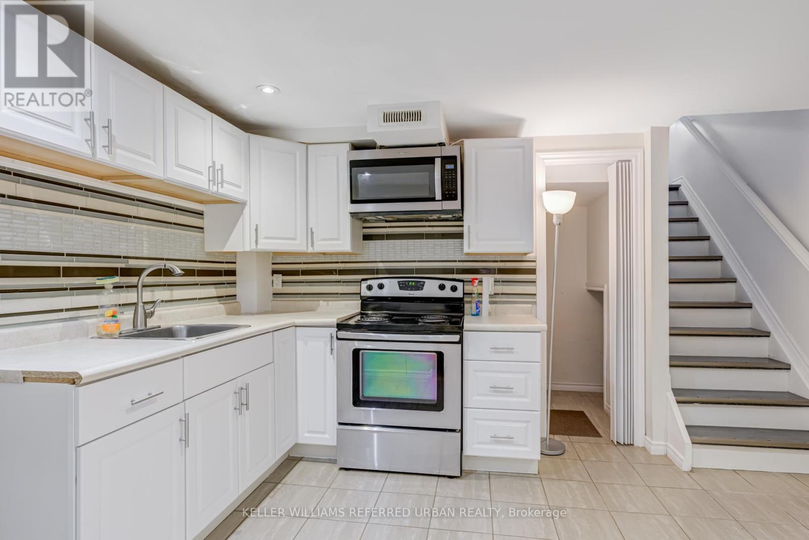 718 Edgewood Road S, Pickering, Ontario  L1V 2Z6 - Photo 6 - E13687734