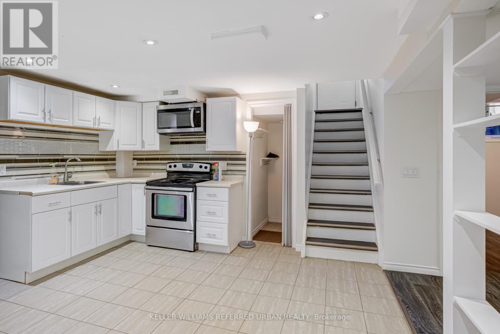 718 Edgewood Road S, Pickering, Ontario  L1V 2Z6 - Photo 8 - E13687734