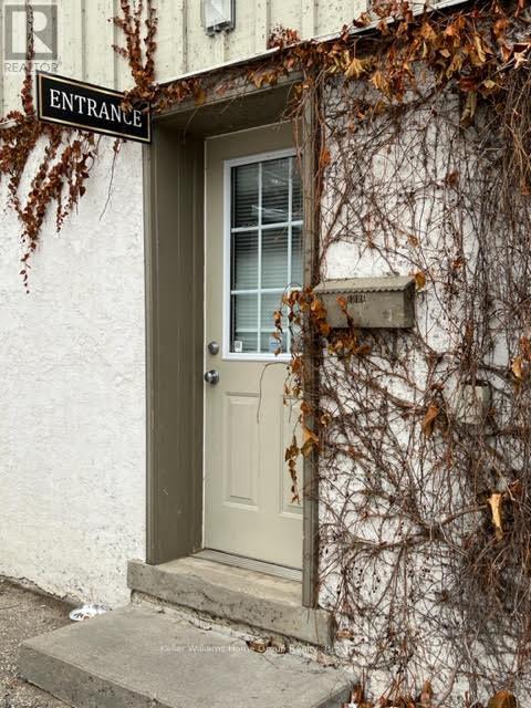 Upper - 465a St Patrick Street W, Centre Wellington (Fergus), Ontario  N1M 1M2 - Photo 6 - X13687844