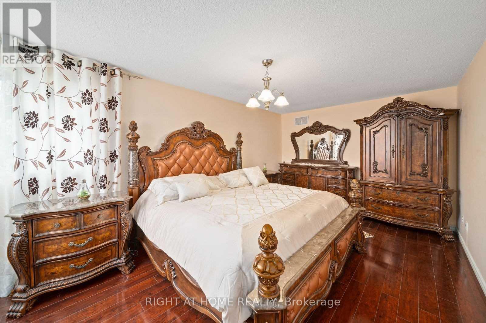94 Ward Drive, Barrie (Painswick South), Ontario  L4N 8A2 - Photo 12 - S13687660