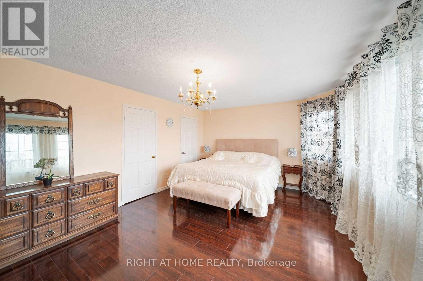 94 Ward Drive, Barrie (Painswick South), Ontario  L4N 8A2 - Photo 16 - S13687660