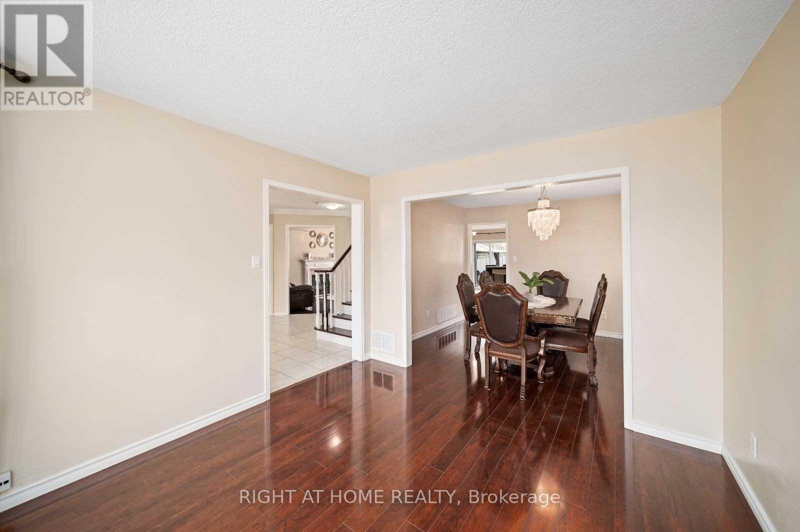 94 Ward Drive, Barrie (Painswick South), Ontario  L4N 8A2 - Photo 9 - S13687660