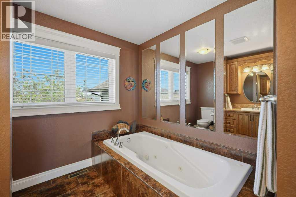 28 Oakdale Place, Red Deer, Alberta  T4P 0E1 - Photo 27 - A2326926