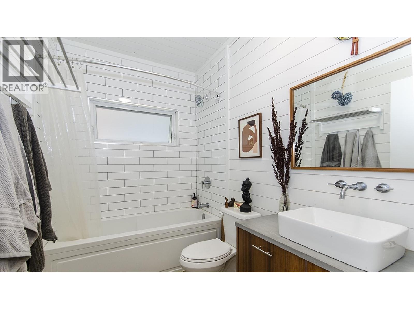 6 Brighton Beach, North Vancouver, British Columbia  V0V 0V0 - Photo 13 - R3093418