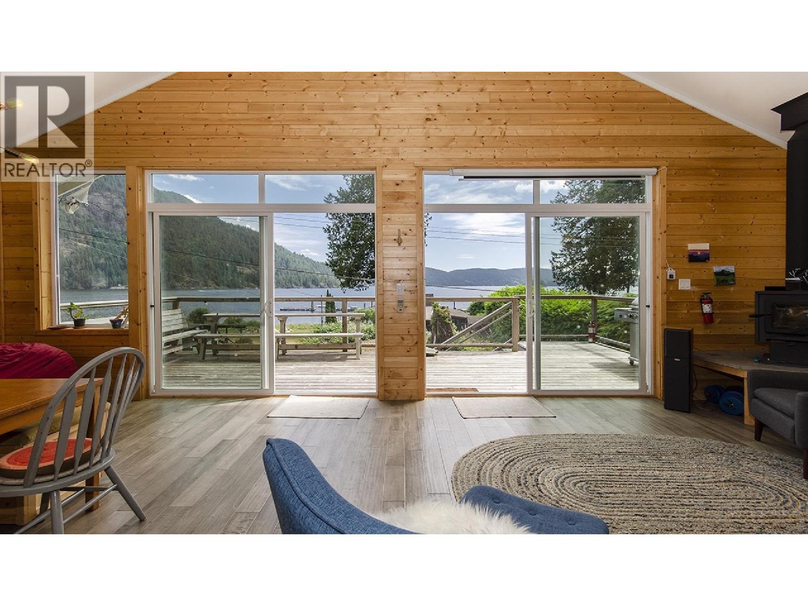 6 Brighton Beach, North Vancouver, British Columbia  V0V 0V0 - Photo 9 - R3093418