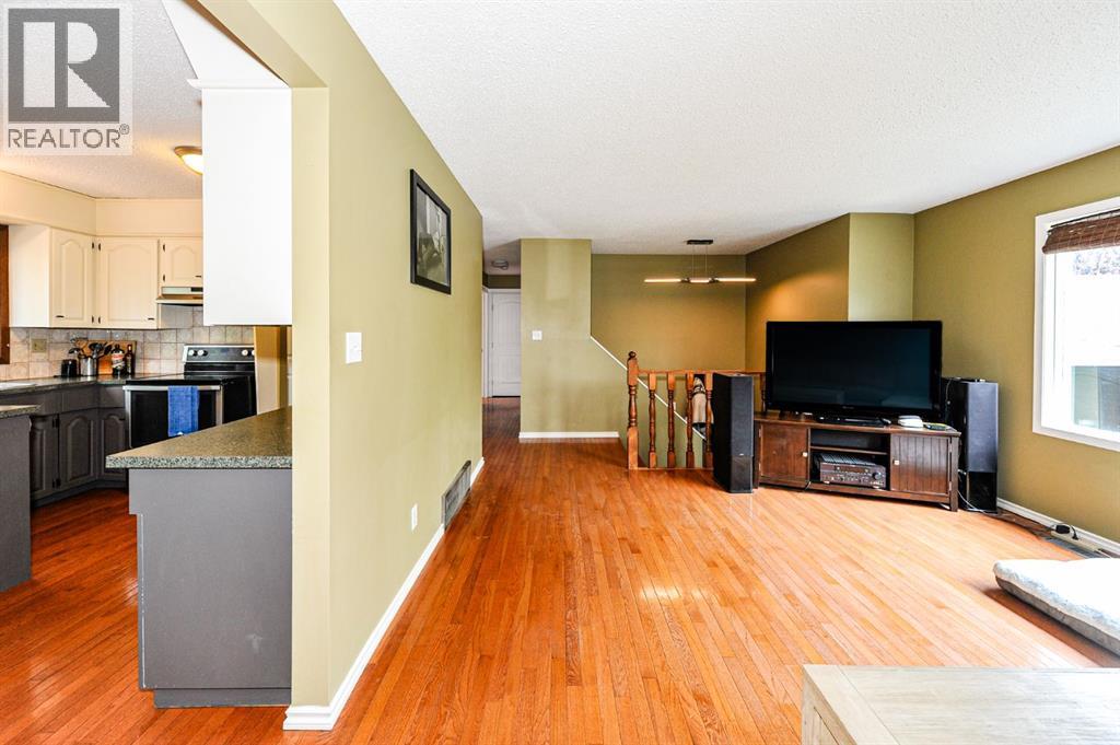 68 Elliott Drive, Camrose, Alberta  T4V 3X7 - Photo 8 - A2330879