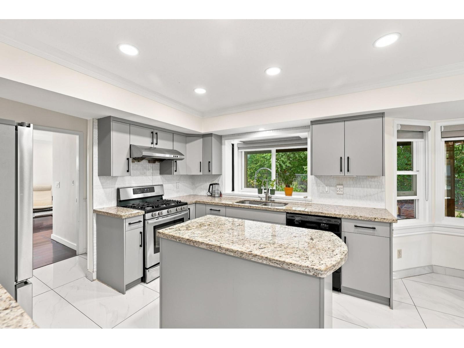 8676 146a Street, Surrey, British Columbia  V3S 6N7 - Photo 11 - R3156427