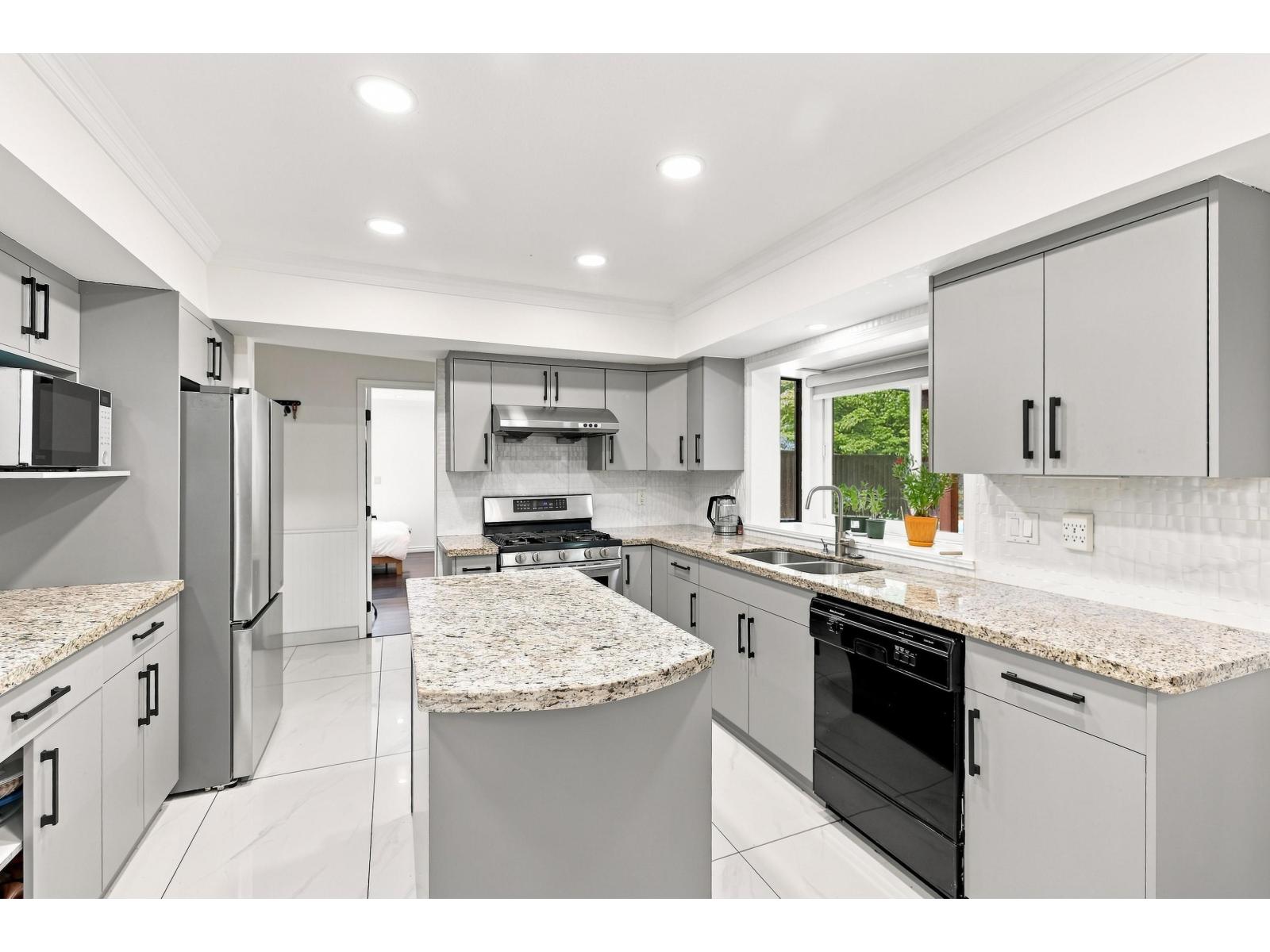 8676 146a Street, Surrey, British Columbia  V3S 6N7 - Photo 12 - R3156427