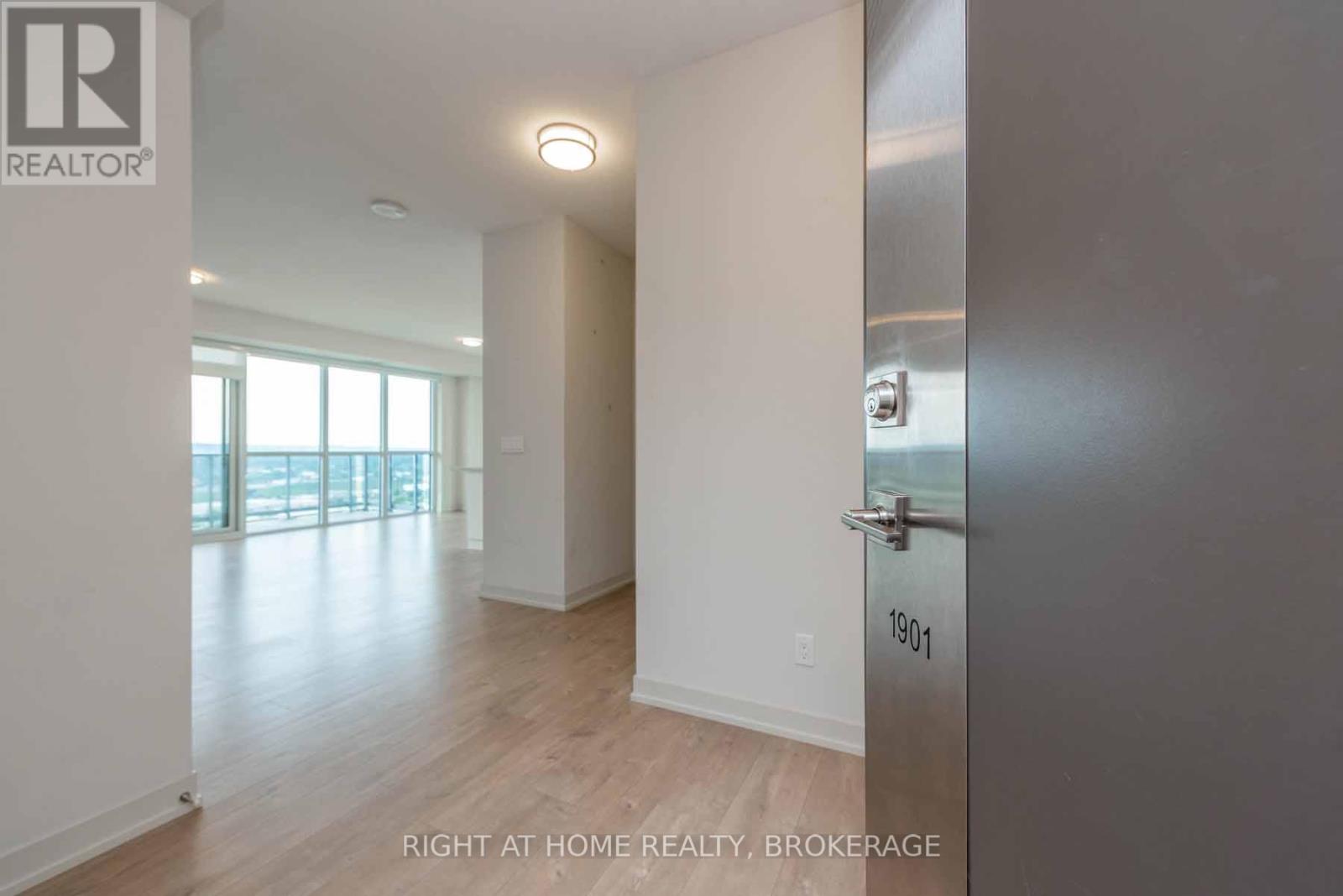 1901 - 2081 Fairview Street, Burlington, Ontario  L7S 2K4 - Photo 4 - W13687652