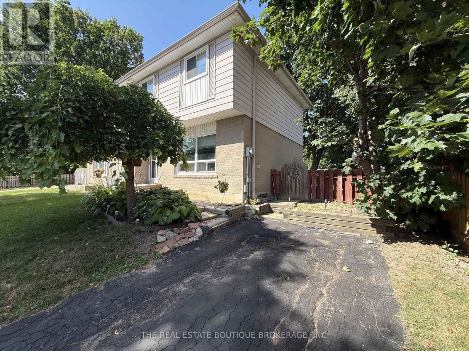 1345 COLONSAY DRIVE, Burlington, Ontario
