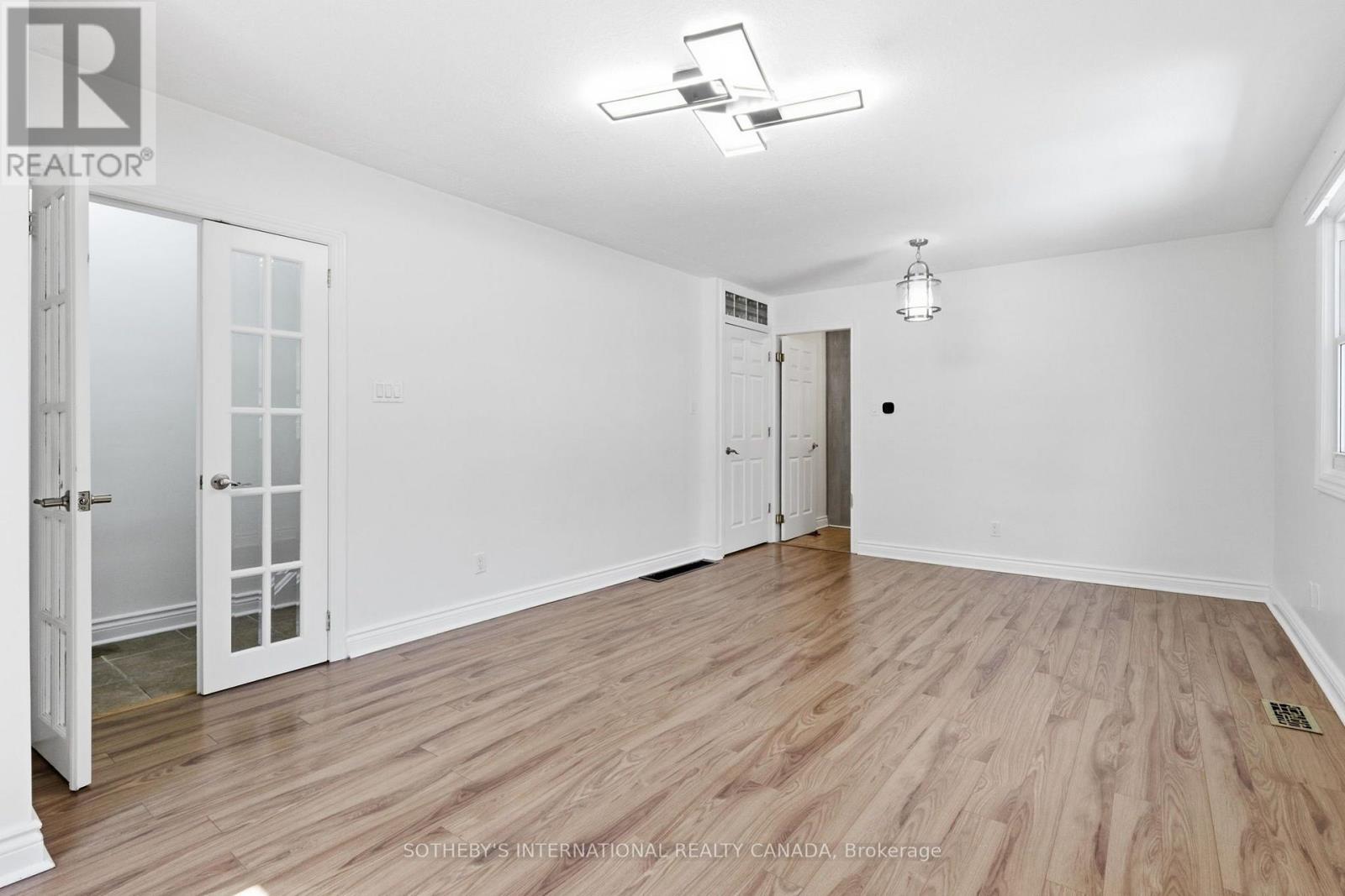 26 Magwood Court, Toronto, Ontario  M6S 2M5 - Photo 3 - W13687720