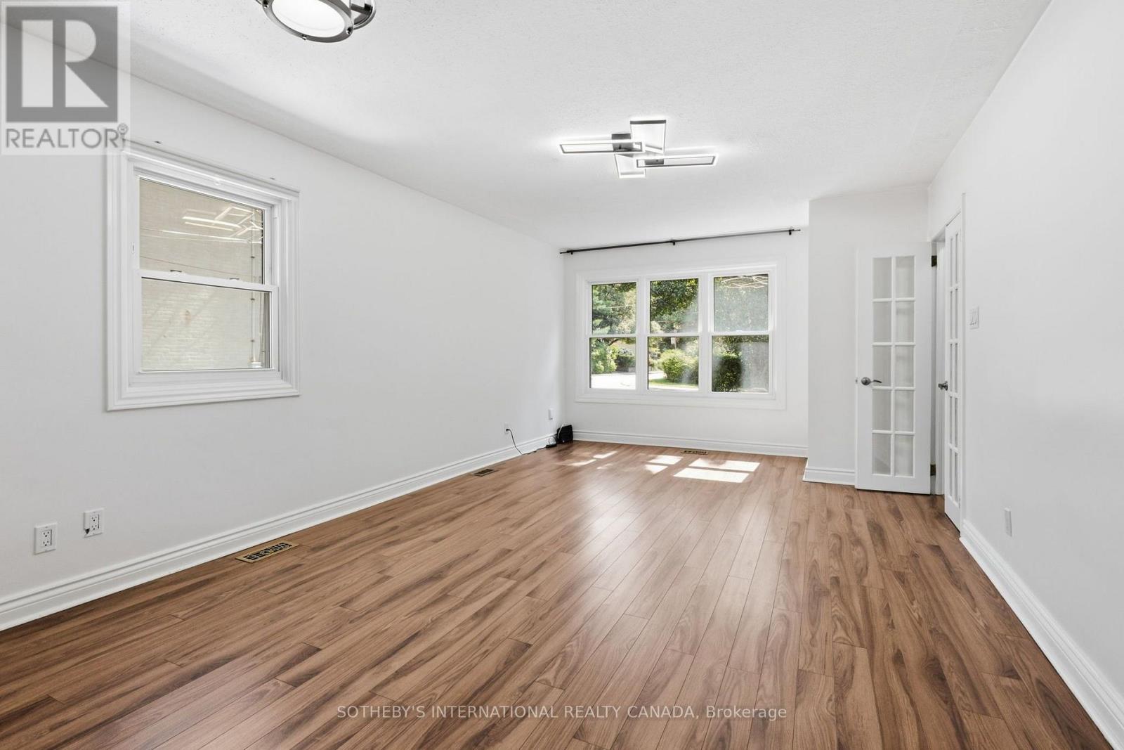 26 Magwood Court, Toronto, Ontario  M6S 2M5 - Photo 4 - W13687720
