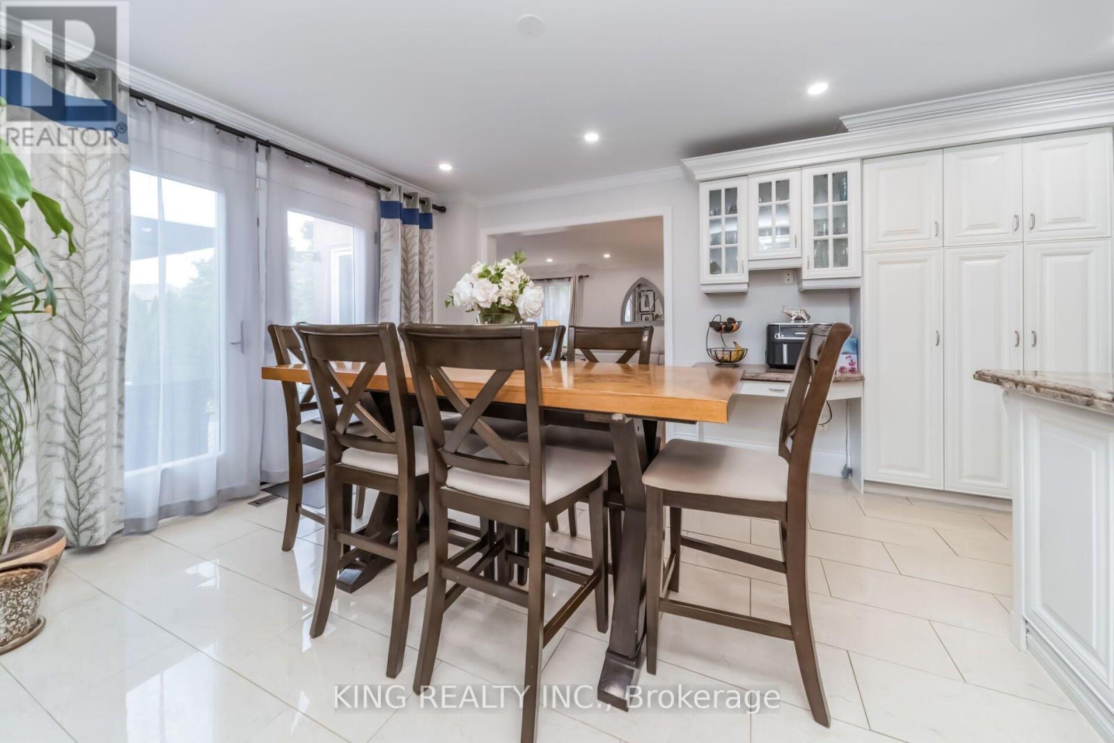 1427 Grossi Street, Mississauga, Ontario  L5V 1T9 - Photo 11 - W13687756