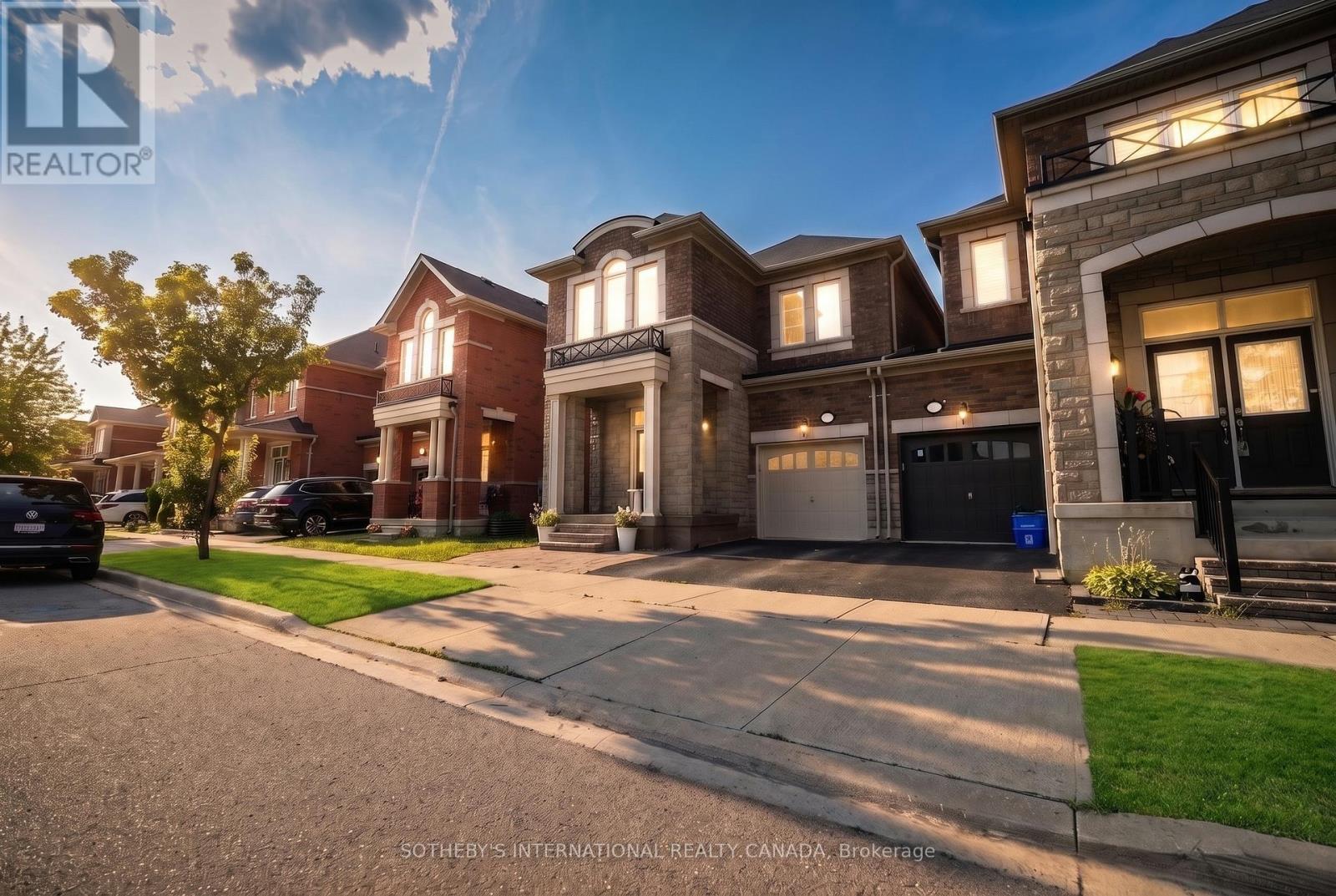 271 SARAH CLINE DRIVE, Oakville, Ontario
