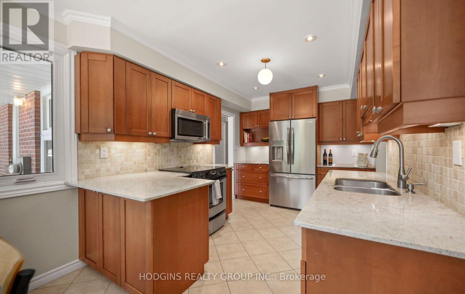 1837 Will Scarlett Drive, Mississauga, Ontario  L5K 1J6 - Photo 12 - W13687808