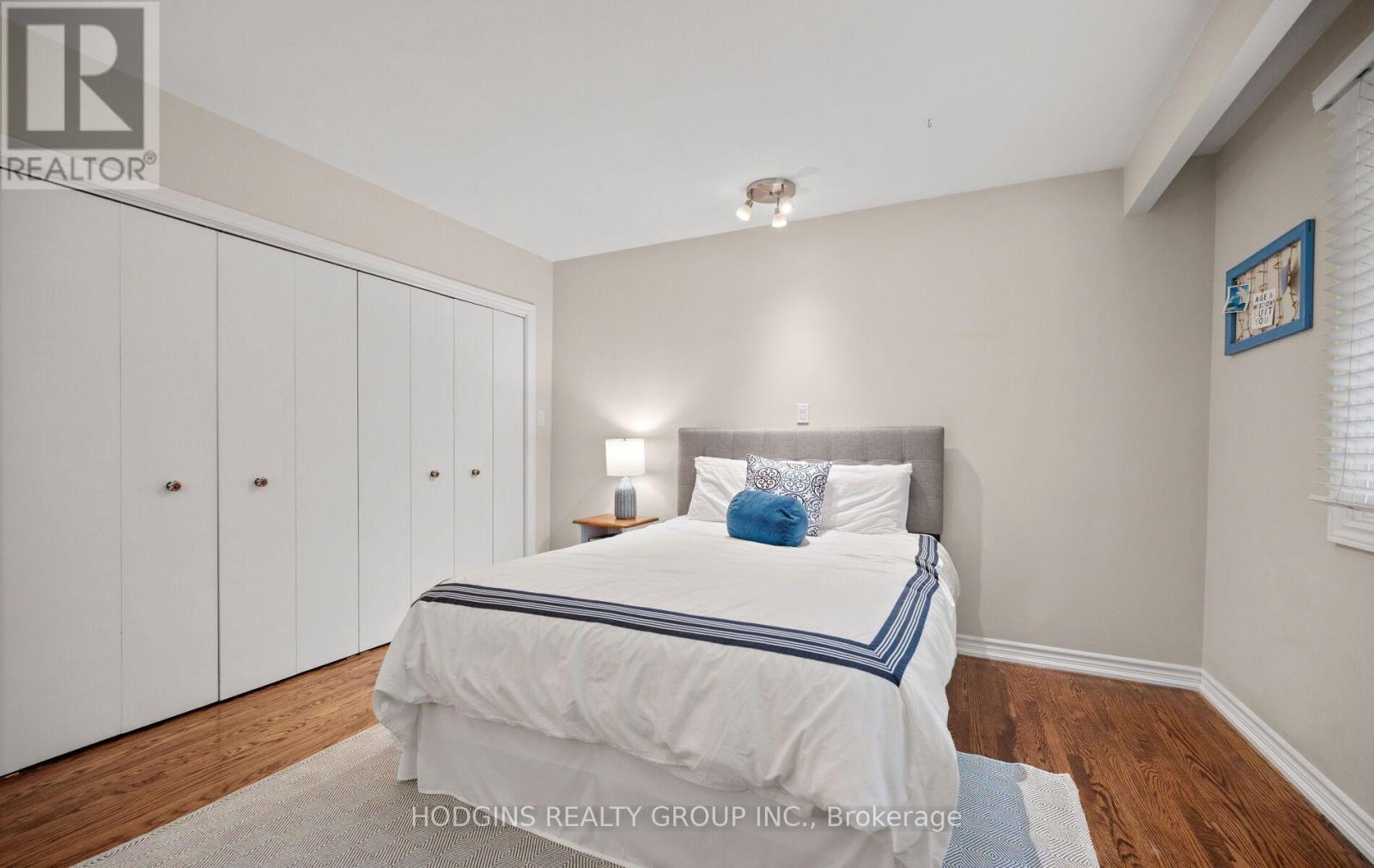 1837 Will Scarlett Drive, Mississauga, Ontario  L5K 1J6 - Photo 20 - W13687808