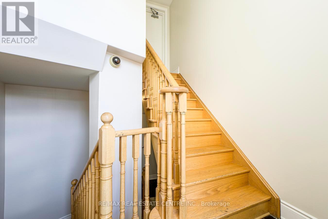 9075 Derry Road, Milton, Ontario  L9T 7Y9 - Photo 3 - W13687824
