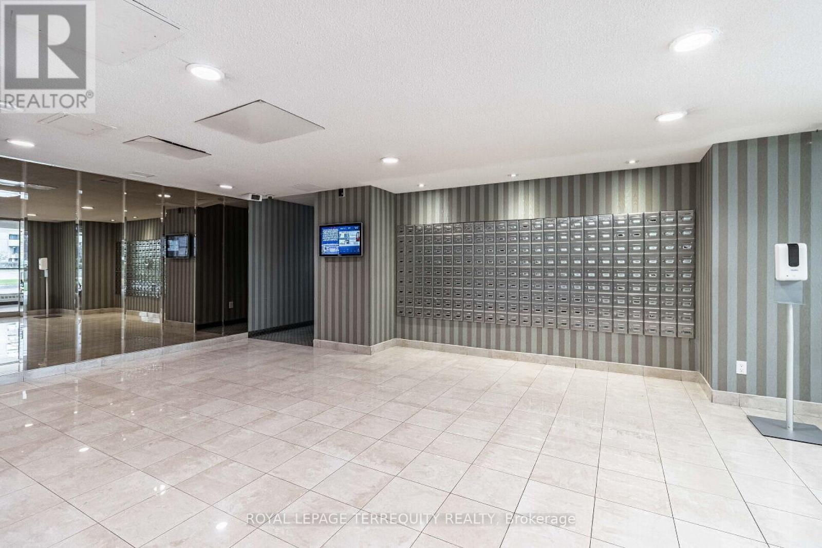 210 - 299 Mill Road, Toronto, Ontario  M9C 4V9 - Photo 2 - W13687854