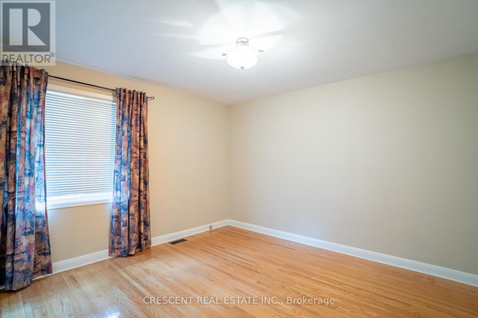 14 Claymore Drive, Toronto, Ontario  M8Z 2R9 - Photo 10 - W13687870