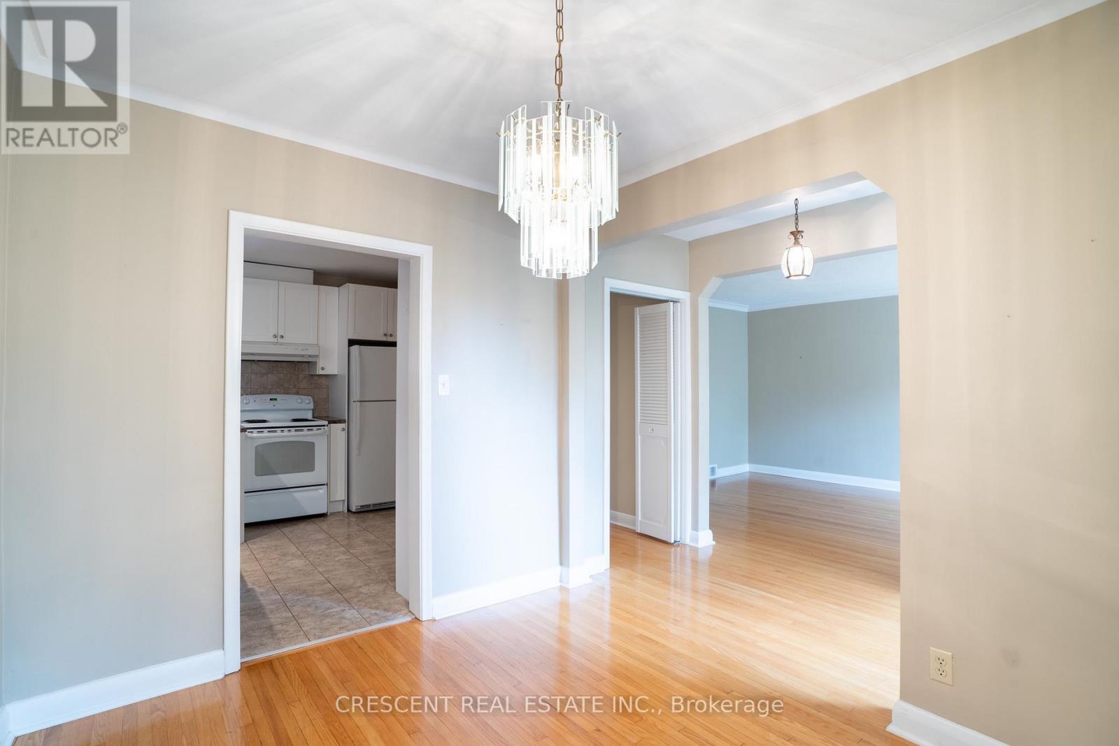 14 Claymore Drive, Toronto, Ontario  M8Z 2R9 - Photo 3 - W13687870