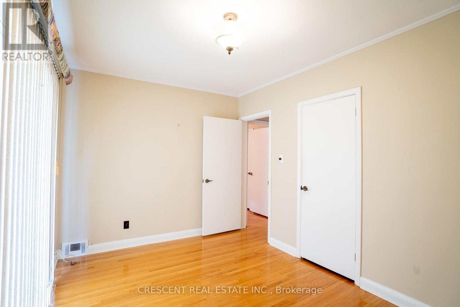 14 Claymore Drive, Toronto, Ontario  M8Z 2R9 - Photo 9 - W13687870