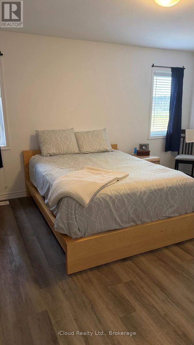 74 Forestwalk Street, Kitchener, Ontario  N2R 0S3 - Photo 11 - X13687650