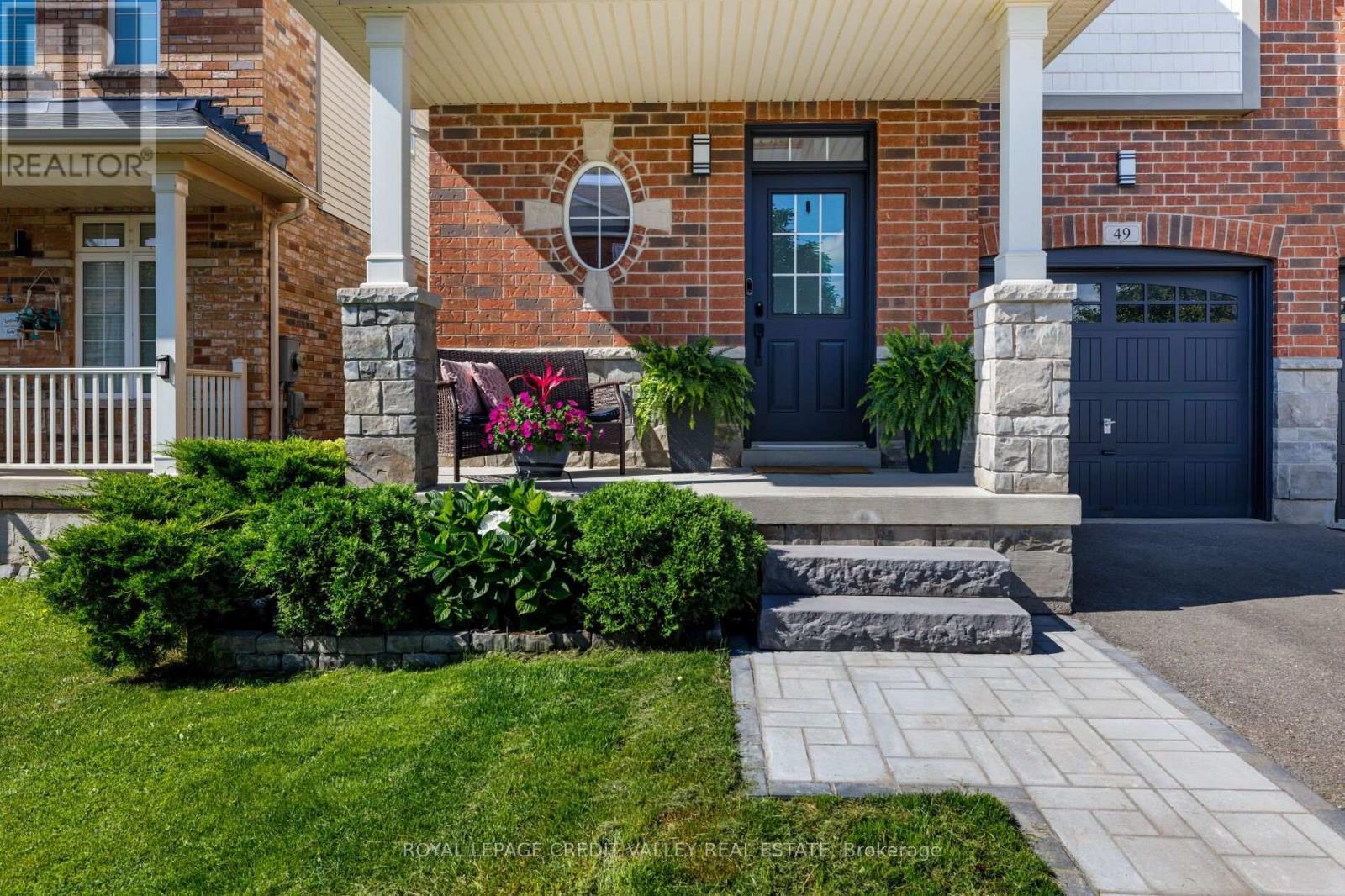 49 Bousfield Court, Hamilton, Ontario  L8B 0T3 - Photo 3 - X13687656