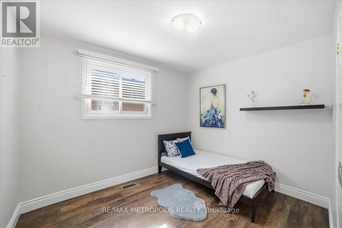 615 Dogwood Lane, Waterloo, Ontario  N2L 4Y2 - Photo 16 - X13687774