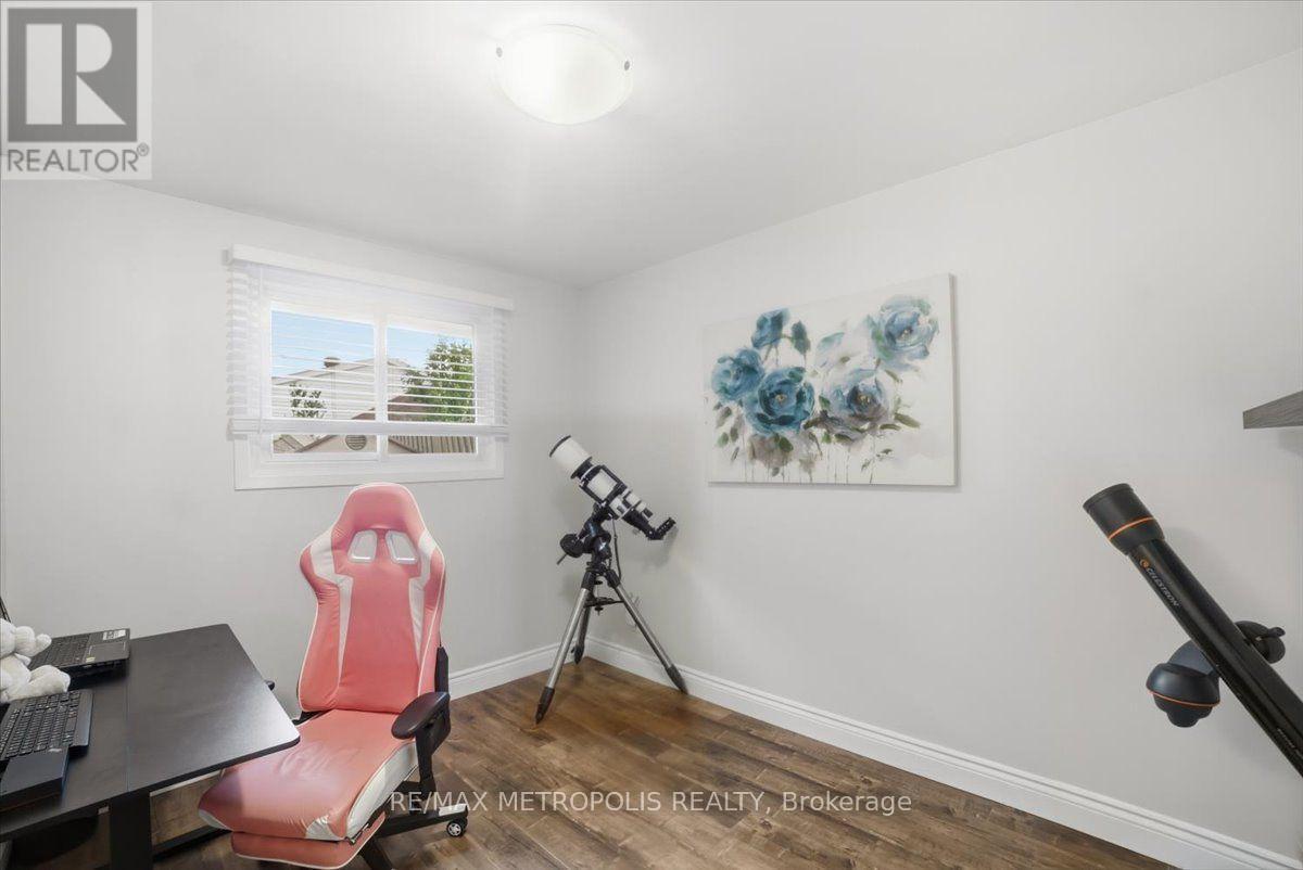 615 Dogwood Lane, Waterloo, Ontario  N2L 4Y2 - Photo 18 - X13687774