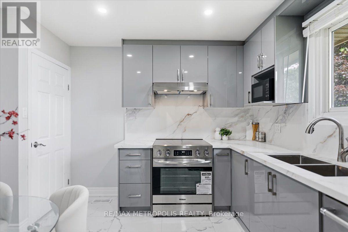 615 Dogwood Lane, Waterloo, Ontario  N2L 4Y2 - Photo 8 - X13687774