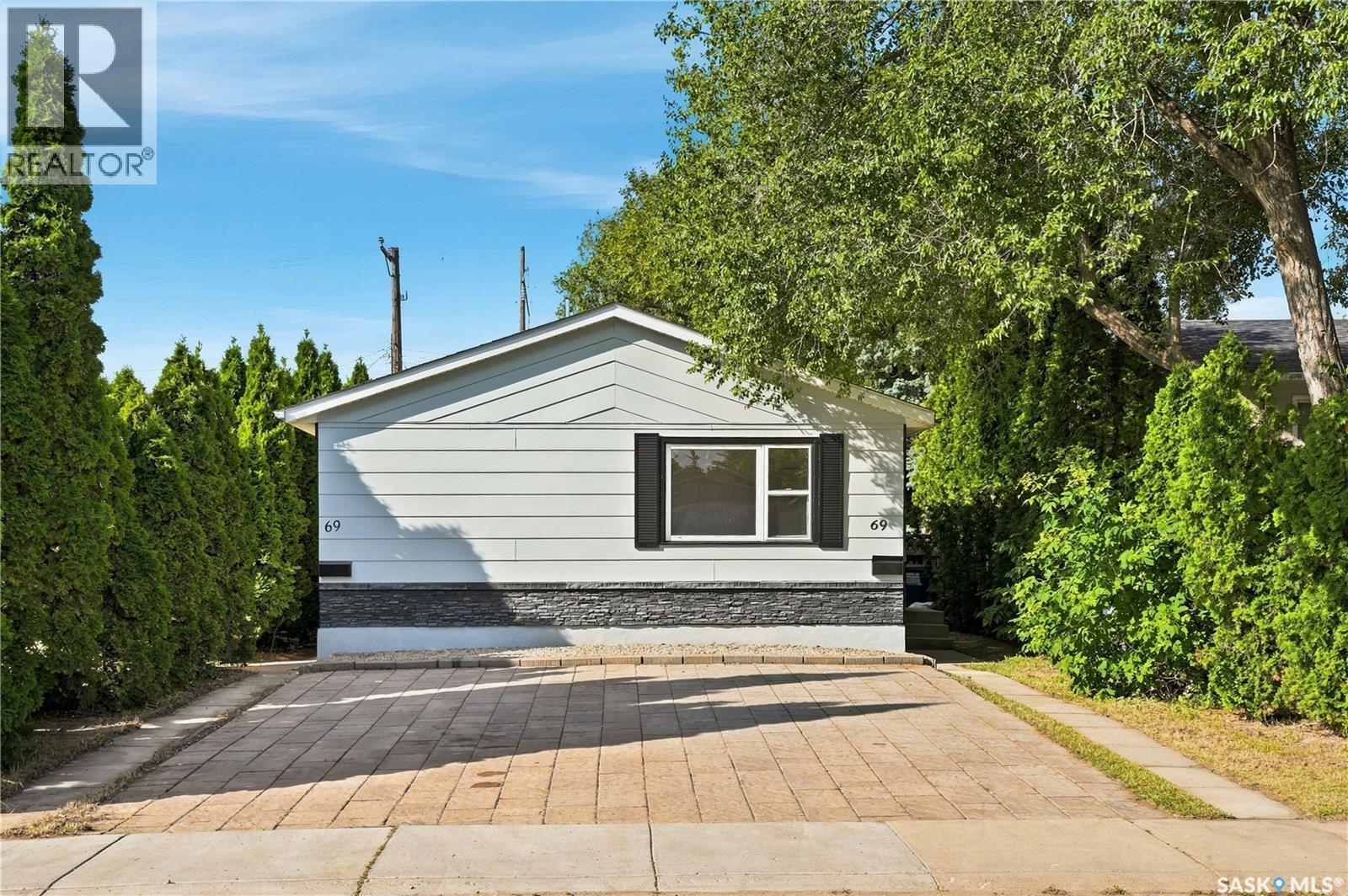 69 Rita Crescent, Saskatoon, Saskatchewan  S7N 2L4 - Photo 2 - SK045920